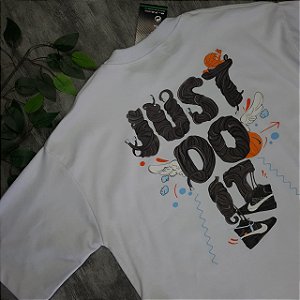Camiseta Oversized Nike Premium