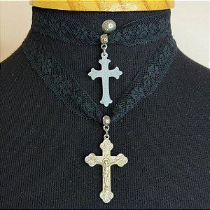 Gargantilhas vintage crucifixo