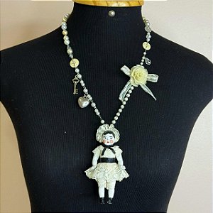 Colar vintage dollhouse
