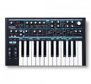 Sintetizador Novation Analogico Mono-Synth BASS STATION II