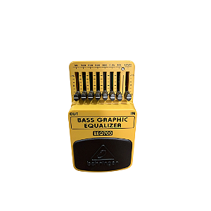 Pedal Behringer para contrabaixo BEQ700