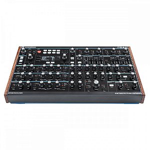 Sintetizador Polifônico de 8 Vozes Peak Novation