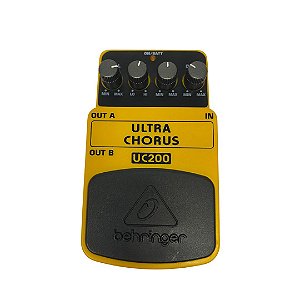 Pedal Behringer Ultra Chorus UC200 Cor Amarelo - OUTLET