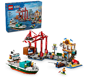 City - Porto à beira-mar com navio de carga