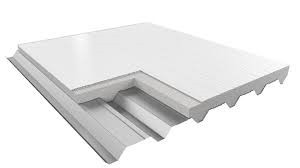 Telha Sanduíche Com Forro -Pré Pintado na cor Branca na face inferior