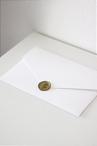 Convite de casamento | Modelo Sofisticare | Branco e dourado com alto relevo personalizado com monograma