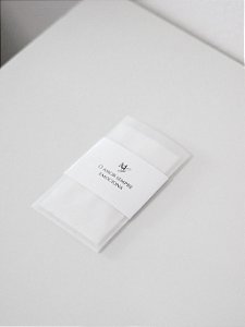 Lágrima de alegria em papel vegetal com rótulo