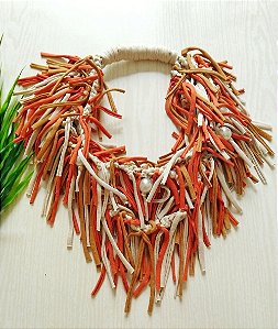 Colar  laranja com franjas