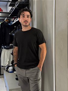 Camiseta Slim - Preto