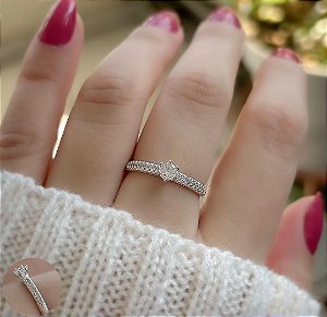 Anel solitário luxo pedra cristal triplamente cravejado