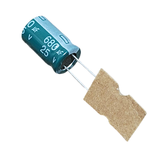 Capacitor eletrolítico 680uF x 25V