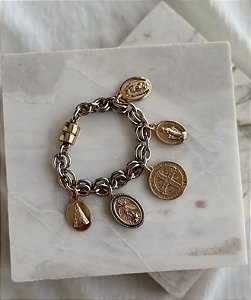 Pulseira Sacra no banho duplo