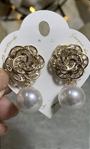 Brinco Flor Zircônia e Pérola Banho Ouro