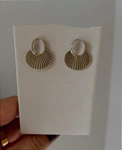 Brinco Banho Ouro com Madrepérola