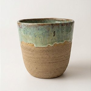 Vaso Seridó em Cerâmica Autoral Verde Pântano | COMTORNO