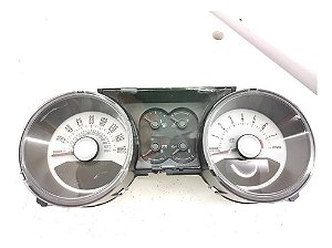PAINEL DE INSTRUMENTOS FORD MUSTANG 11-14(FUNDO BRANCO)(LEVES RISCOS)