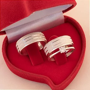 Par de alianças Chloe 8mm de namoro + anel solitário Classic prata 950