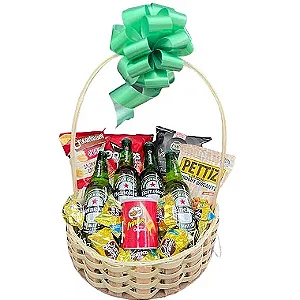 Cesta de Cerveja Heineken com petiscos