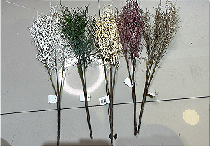Galho Artificial Decorativo – Ref. 93110 Galho fino e ramificado com textura seca e aparência natural. Ideal para compos