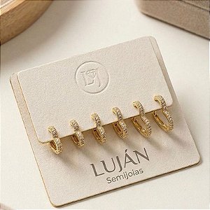 Kit trio de argolas articuladas em formato de coração com zircônias e banho de ouro 18k