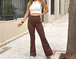 Calça Flare Com Bolso.
