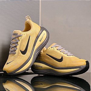 Tênis Nike Vomero ZoomX para Corrida e Treino