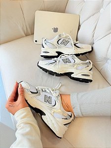 Tênis Newbalace 530 Branco com Detalhes Prateados