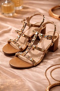 Sandália Eliz Conceito Salto Bloco Nude Com Tachas Douradas