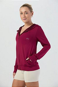 Jaqueta com Capuz Microfibra e Furadinho Dry Bordo Vinícola MC Fitness