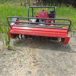 Máquina de Cortar Grama com Motor Diesel CE EPA, Controle Remoto, Esteiras de Bo