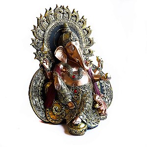 Ganesha no Trono Dourado