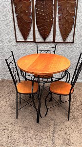 Jogo de Mesa e Cadeira - Fixo