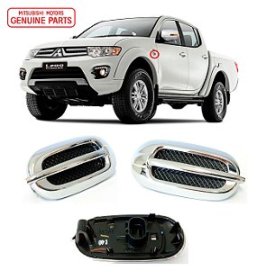 Moldura cromada lanterna pisca paralama Pajero Dakar L200 Triton - Original