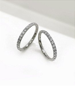 Argola Titânio com Pedras de Zircônia