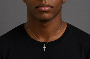 Colar Cruz Lisa - Feminino e Masculino