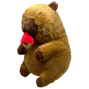 CAPIVARA DE PELÚCIA COM MORANGO ANTIALERGICA SUPER MACIA