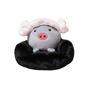 PORQUINHO CINZA SENTADO NO SOFÁ DE PELÚCIA (12CM)