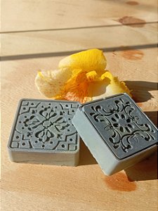 Sabonete Artesanal Detox de Argila Preta e Verde