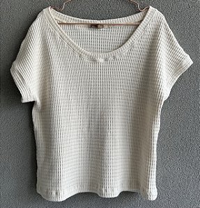 Blusa decote redondo em tricot