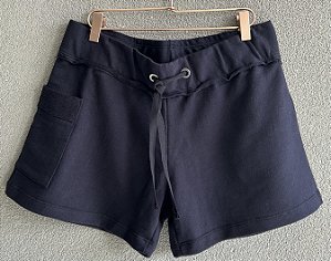 Short em Moletom Marinho cós desfiado com bolso lateral