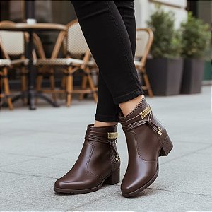 Bota Feminina Cano Curto Salto Bloco Marrom