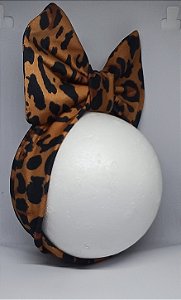 Laço Turbante Animal Print em Pé