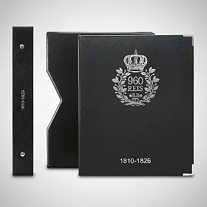 **Álbum Moedas De Luxo Nº 7 – 960 Réis (1810–1826) Patacão** Organize e valorize sua coleção com este elegante álbum de luxo desenvolvido especialmente para moedas de 960 Réis (Patacões) do período de 1810 a 1826. Ideal para colecionadores exigentes, ele