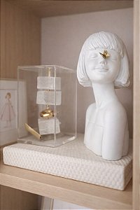 Menina com Borboleta