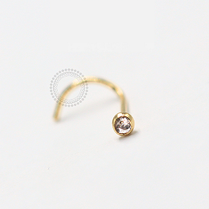 OR04 Nostril Anzol Zircônia Ouro 18k