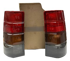 Lanterna Ipanema 89 98 Traseira Fumê Tricolor Original Arteb Ambos Lados Fumê