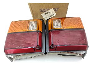 Lanterna Traseira Belina 85 A 88 Original Arteb C/ Logo Ford Ambos Lados Tricolor