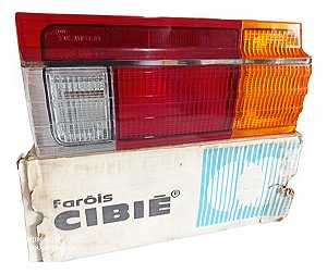 Lanterna Traseira Voyage 82/88 L/d Tricolor Logo Vw Cibié  Direito Tricolor Friso Cromado Ré Grande