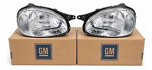 Par Farol Corsa 94/99 Vidro Raiado Padrão Original Gm Ambos Lados