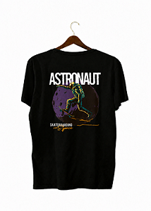 Camiseta Masculina de Algodão com Estampa - Astronauta